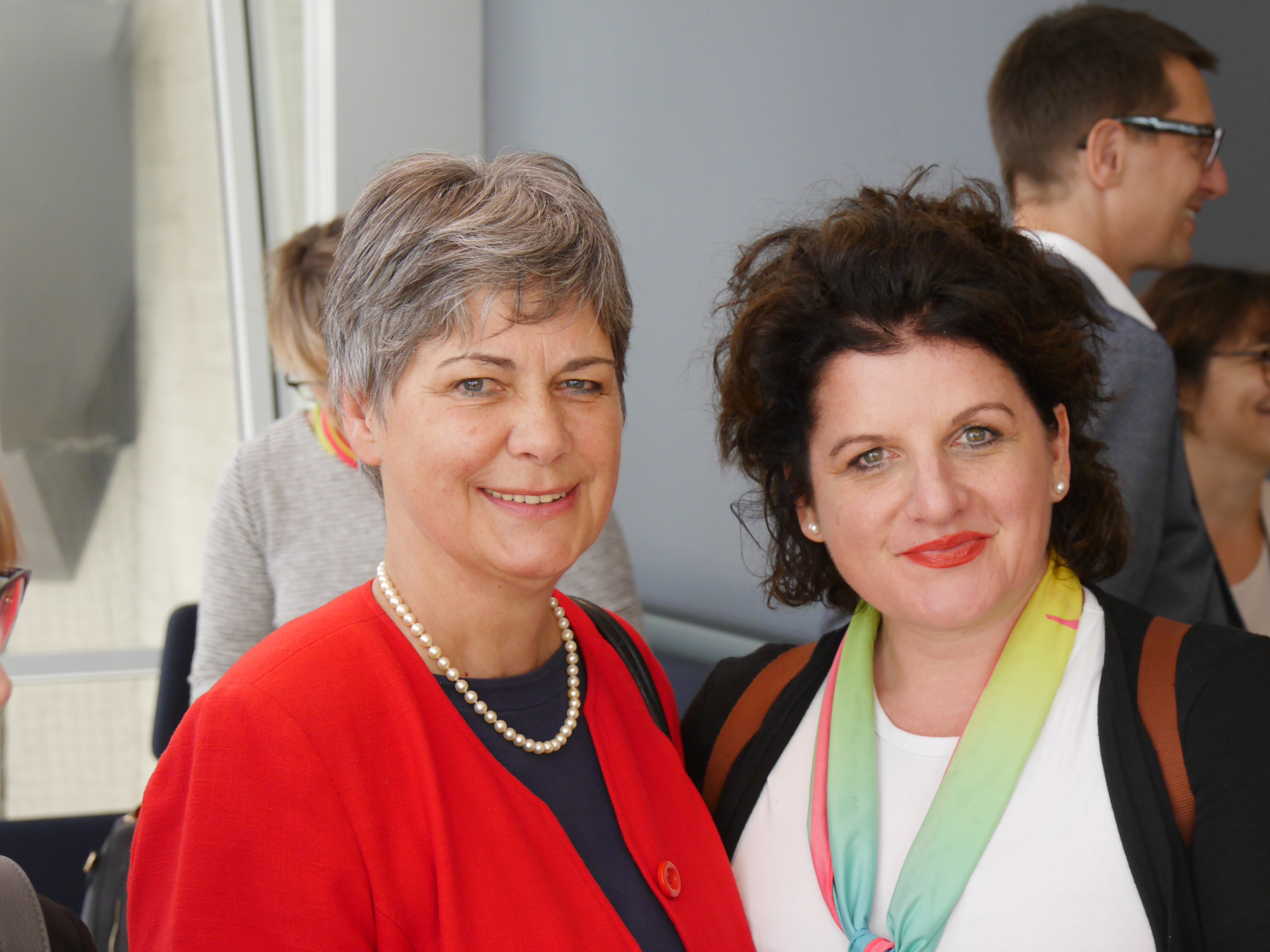 Birgit Arnol, links
